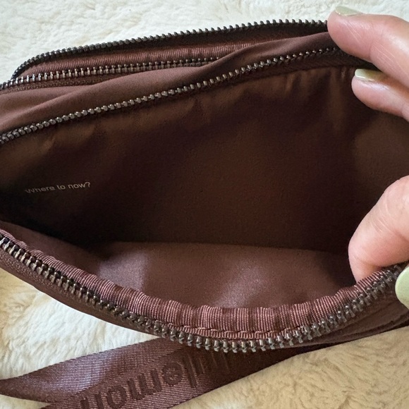 Lululemon Java Crossbody Camera Bag 2L - Picture 3 of 5